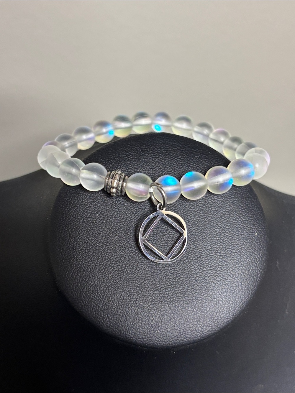 Iridescent Frosted Snowflake Bead Charm Stretch Bracelet - Clear/Opalescent